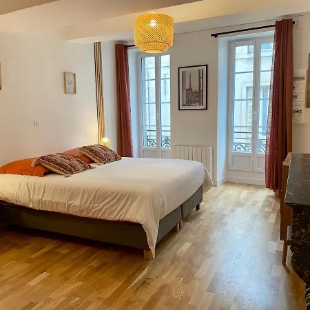 アパート Cite Gastro. / Centre ディジョン