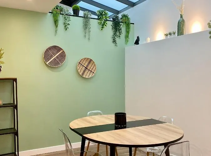 Cite Gastro. / Centre アパート *