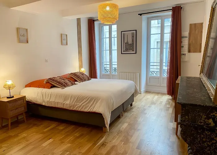 アパート Cite Gastro. / Centre ディジョン